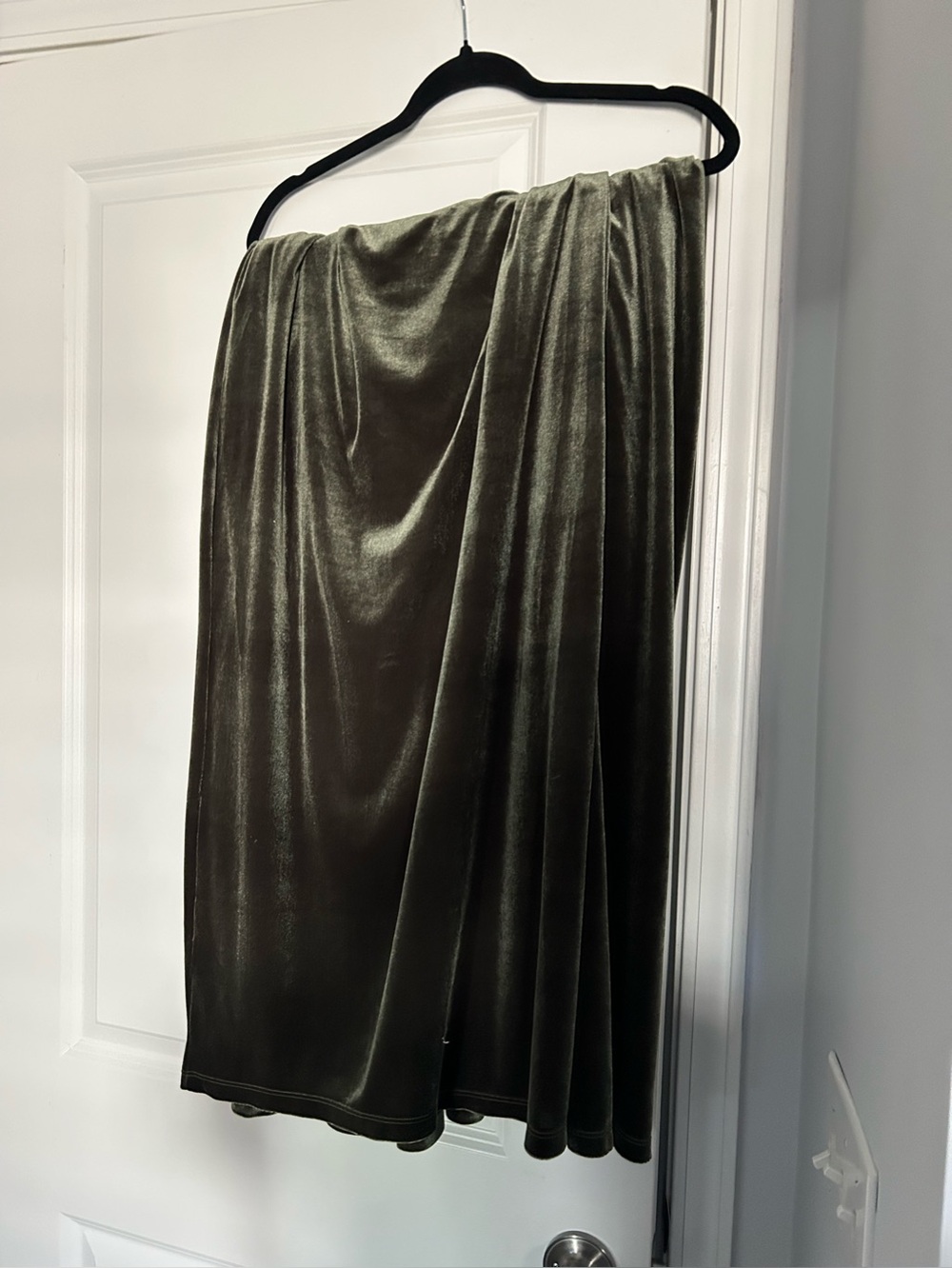 Kiyonna Velvet Olive Green Skirt Size16w